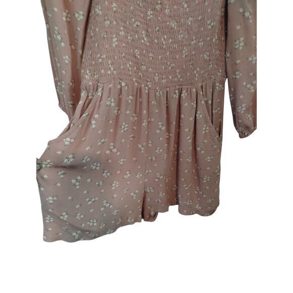 American Eagle Womens size Small Smocked Pocket Dainty Delicate Romantic Romper - Picture 4 of 10